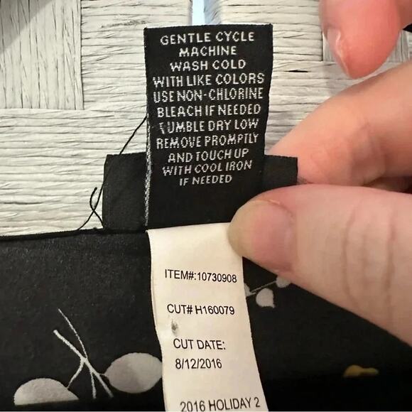 Torrid Floral Print V-Neck Blouse Whimsigoth dark Romantic Poppies plusSize - Picture 7 of 9